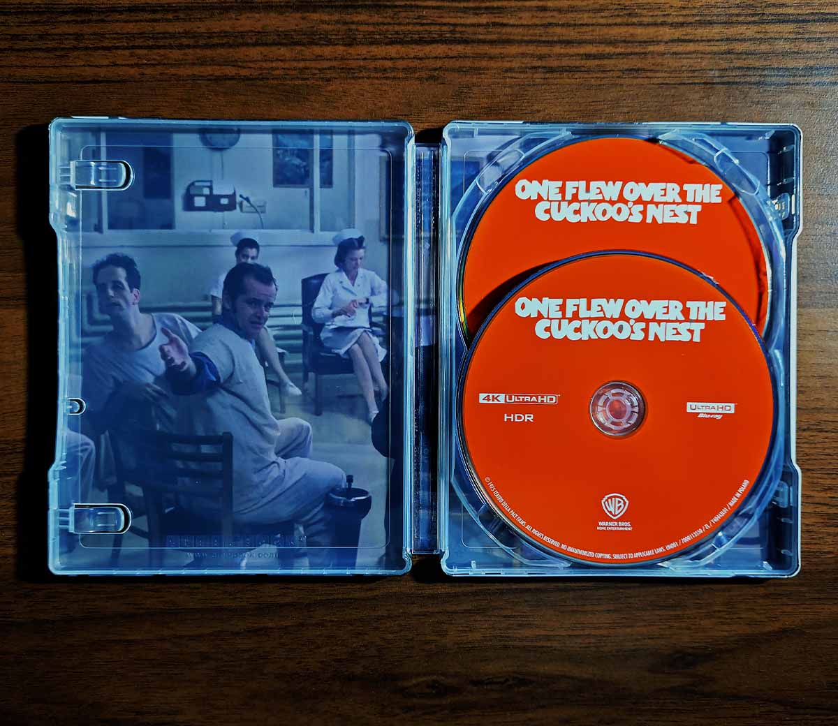 Lot nad kukułczym gniazdem Steelbook, środek